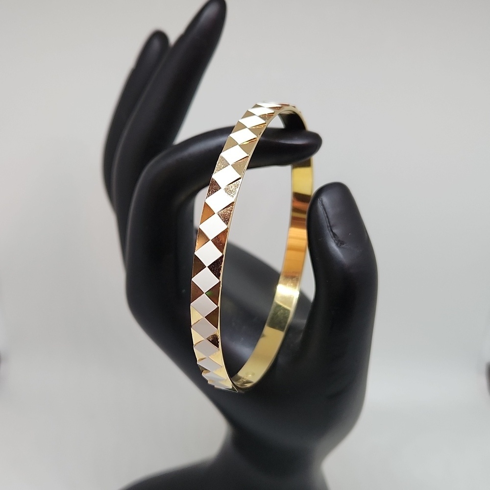 Napier Bangle